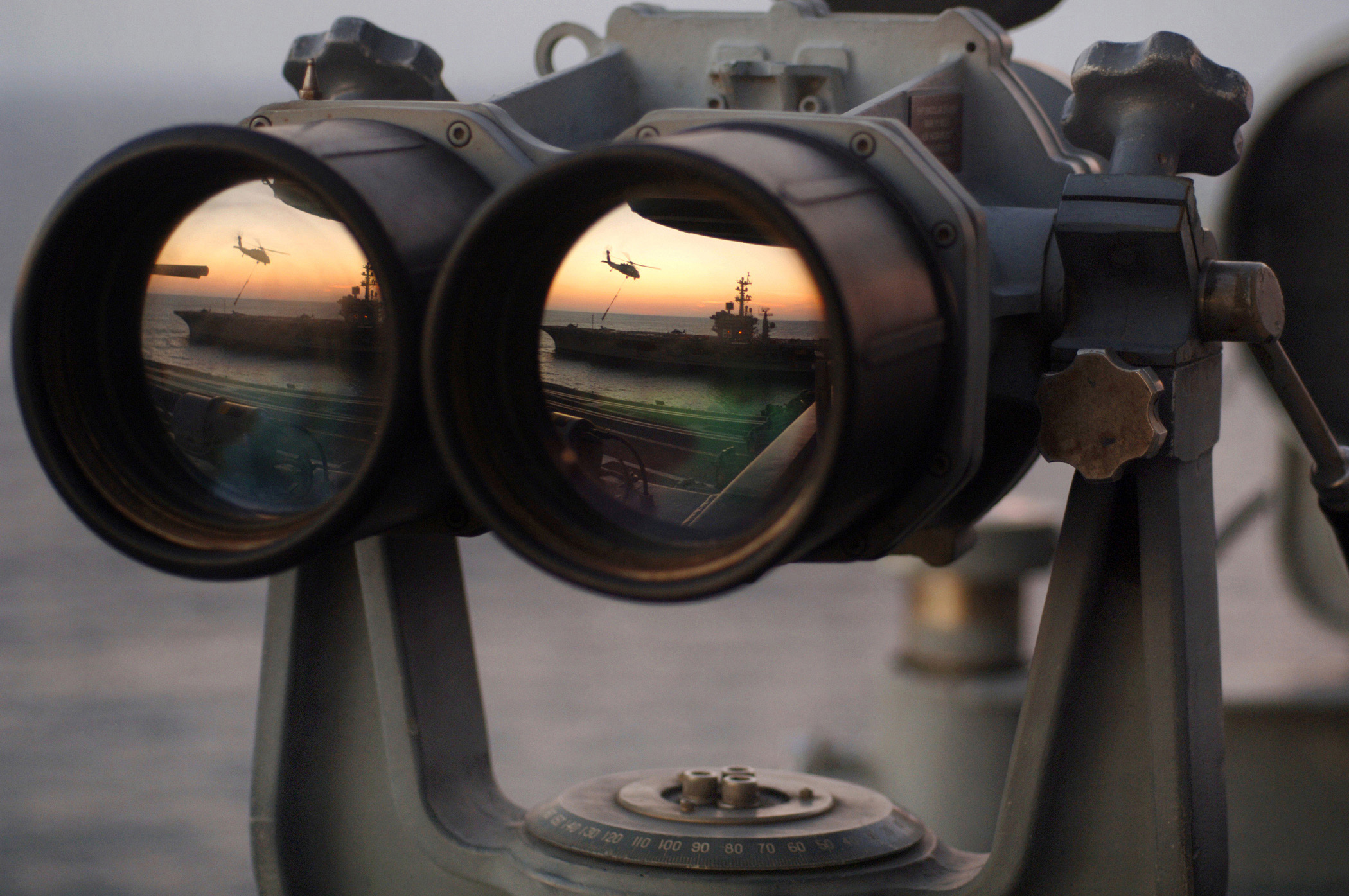 Navy_binoculars.jpg