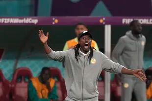 El seleccionador de Senegal, Aliou Cissé, jugó octavos de final con su país en 2002 y venció a Suecia